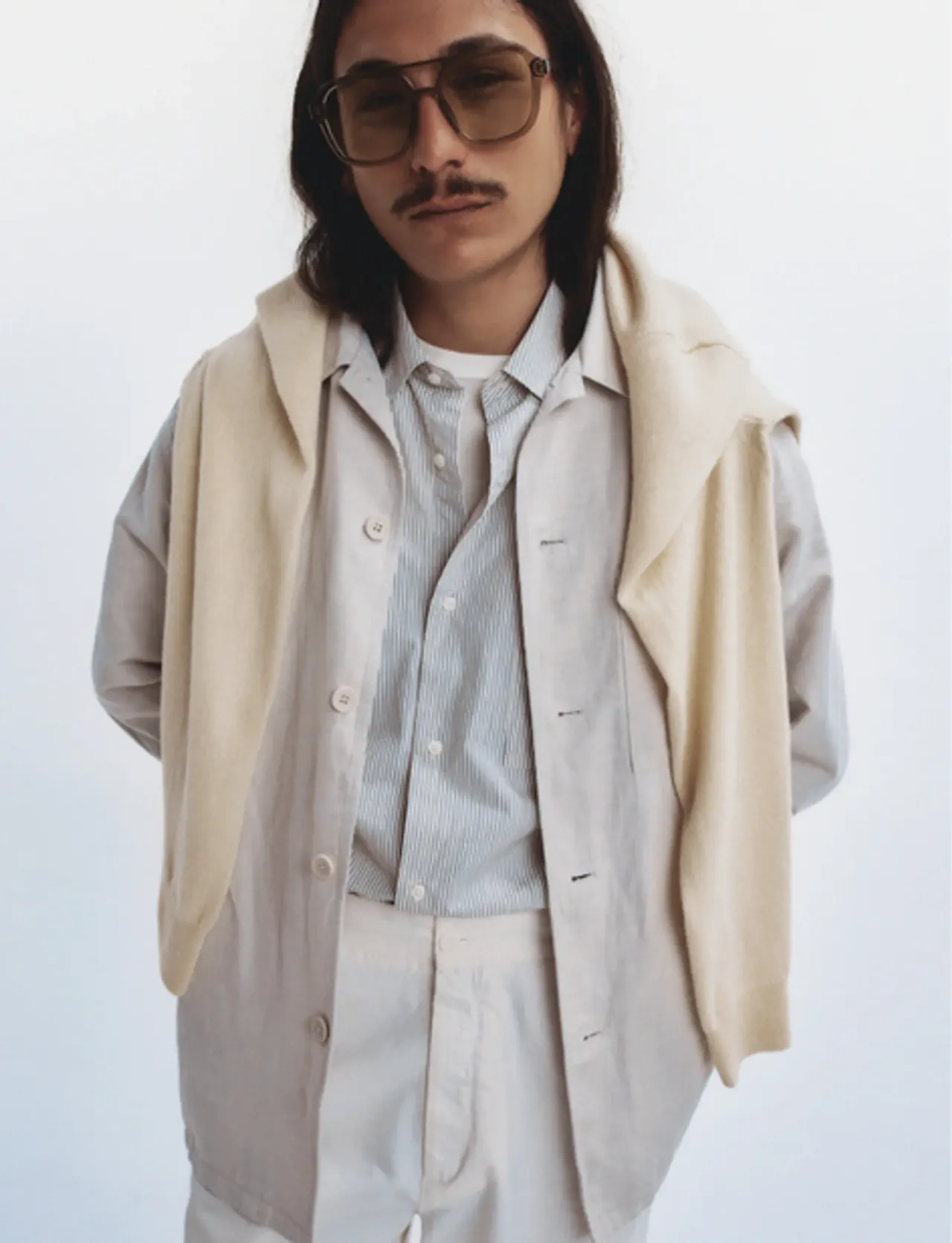 WARDROBE STYLING
