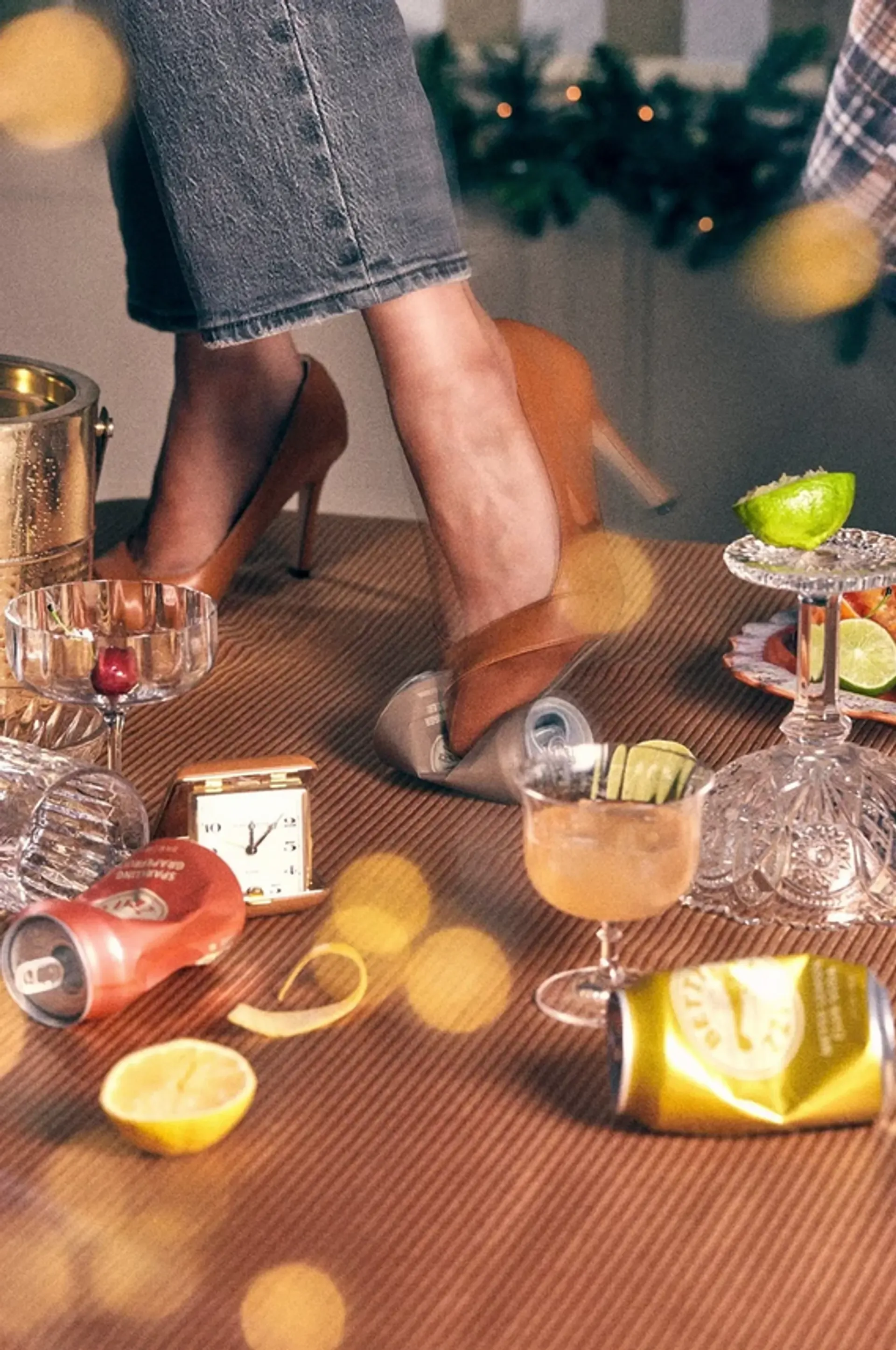 BETTY BUZZ  - Holiday Campaign